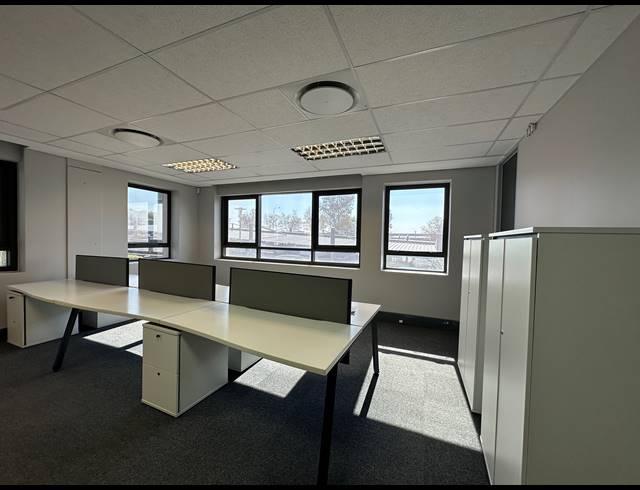133M² OFFICE TO LET IN IRENE
